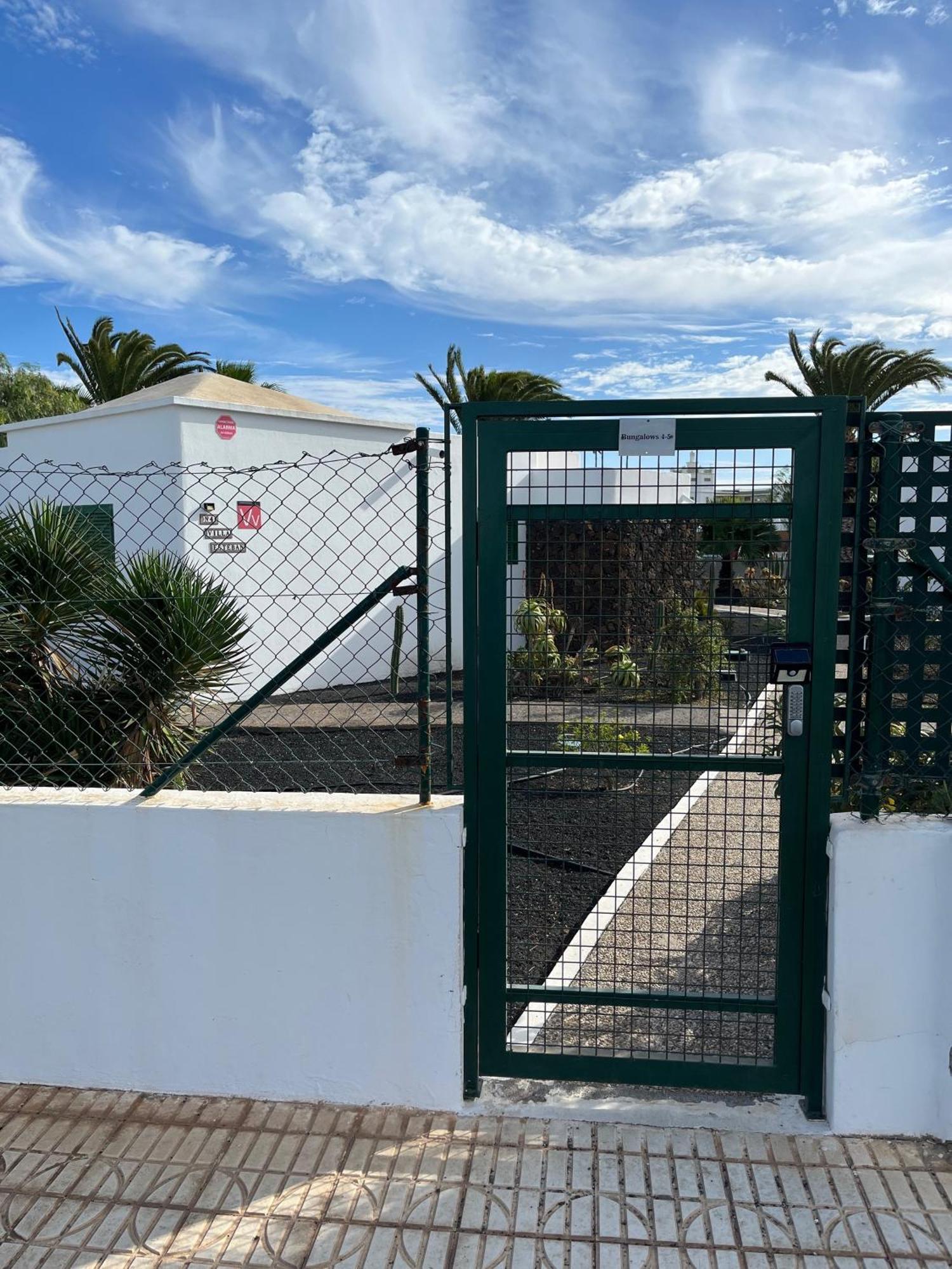 Villa Esteban Плая Бланка Екстериор снимка